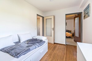 2 habitaciones, tabla de planchar con plancha y wifi gratis 