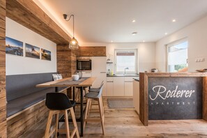 Dining - Holiday Apartment "Roderer" with Mountain View, Wi-Fi, Balconies & Terrace (Völs)