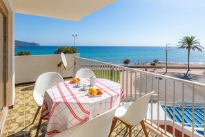 Outdoor dining - Holiday Apartment Cala Nau Blau Turquesa with Sea View, Private Covered Terrace & Balcony (CALA MILLOR)