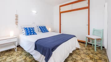 2 dormitorios, tabla de planchar con plancha, wifi gratis y ropa de cama