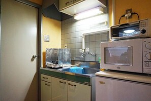Twin Beds | Private kitchenette