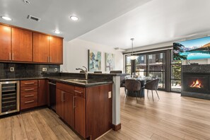 Fridge, microwave, stovetop, dishwasher