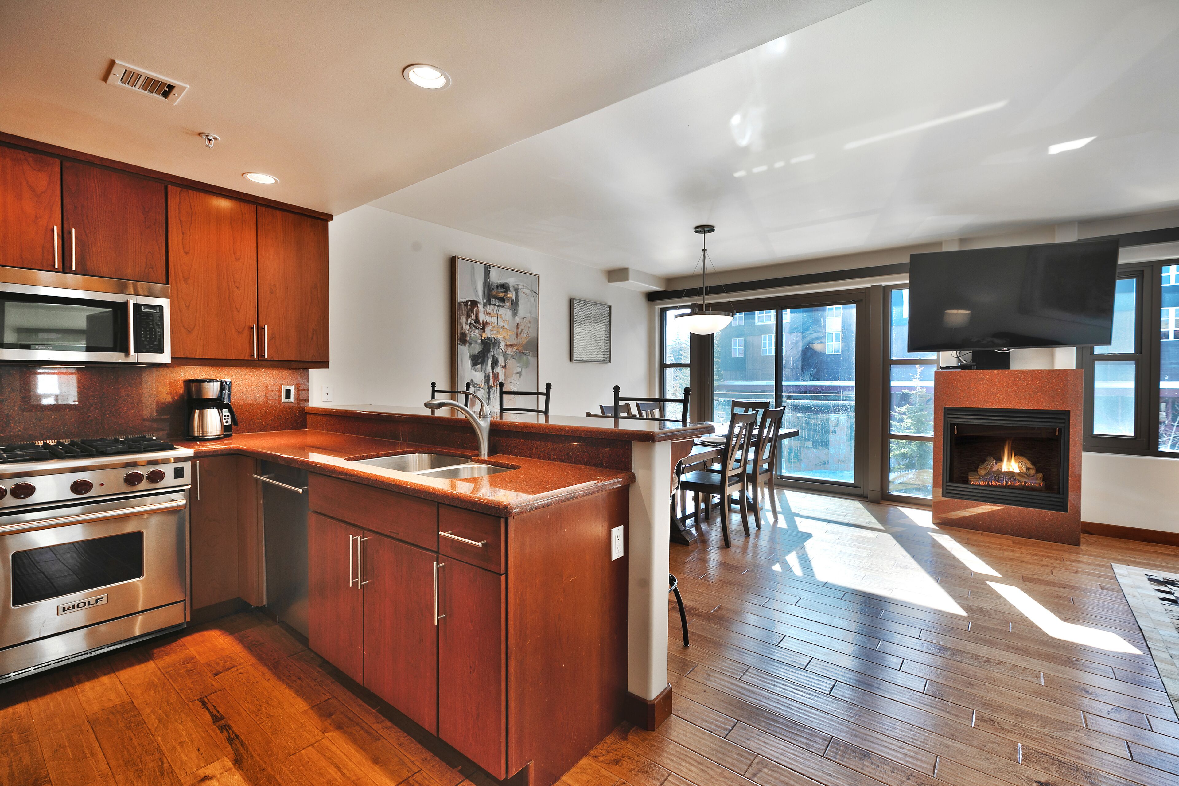 Fridge, microwave, stovetop, dishwasher