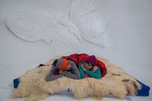 Iglu for 2 | Individually decorated, bed sheets