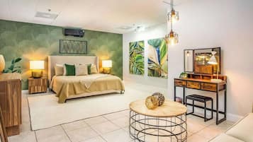 2 bedrooms, blackout curtains, iron/ironing board, free WiFi