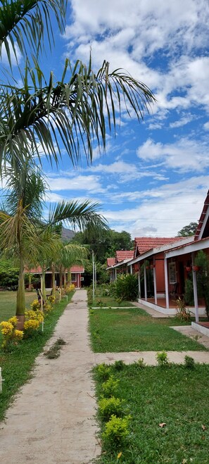 بديكورات فريدة لكل غرفة وطراز فريد لكل وحدة وأسرّة مجانية قابلة للطي