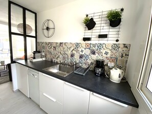Fridge, microwave, oven, dishwasher