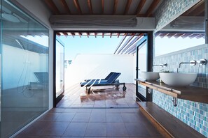 Standard | Bathroom | Separate tub and shower, deep soaking tub, free toiletries, hair dryer - &Moon Noa (Hayama)