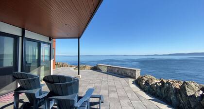 1 bed oceanfront suite with spectacular panoramic views