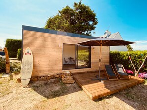 Terrace/patio - Beach Loft, new comfortable 20m2 studio, 50 m from the beach, Le Poudu, South Brittany (Clohars-Carnoët)
