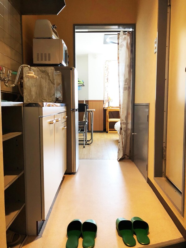 Doppelzimmer (Semi) | Schreibtisch, laptopgeeigneter Arbeitsplatz, Bügeleisen/B ügelbrett