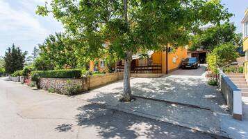 Apartment (Čutul Snježana 1) | Property grounds