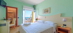 Minibar, coffres-forts dans les chambres, bureau, Wi-Fi gratuit