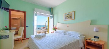 Minibar, in-room safe, desk, free WiFi