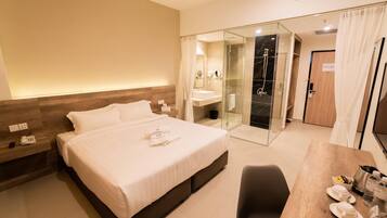 1 bedroom, individually furnished, desk, laptop workspace