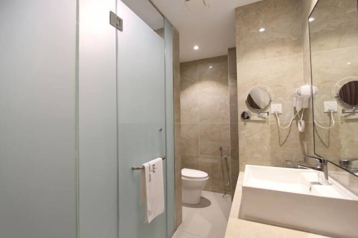 Bathroom | Shower, rainfall showerhead, free toiletries, hair dryer