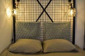 Desk, laptop workspace, free WiFi, bed sheets - Apartments L&M (Cetinje)