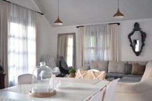 Design Apartment | In-room dining