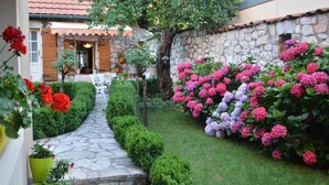 Garden - Apartments L&M (Cetinje)