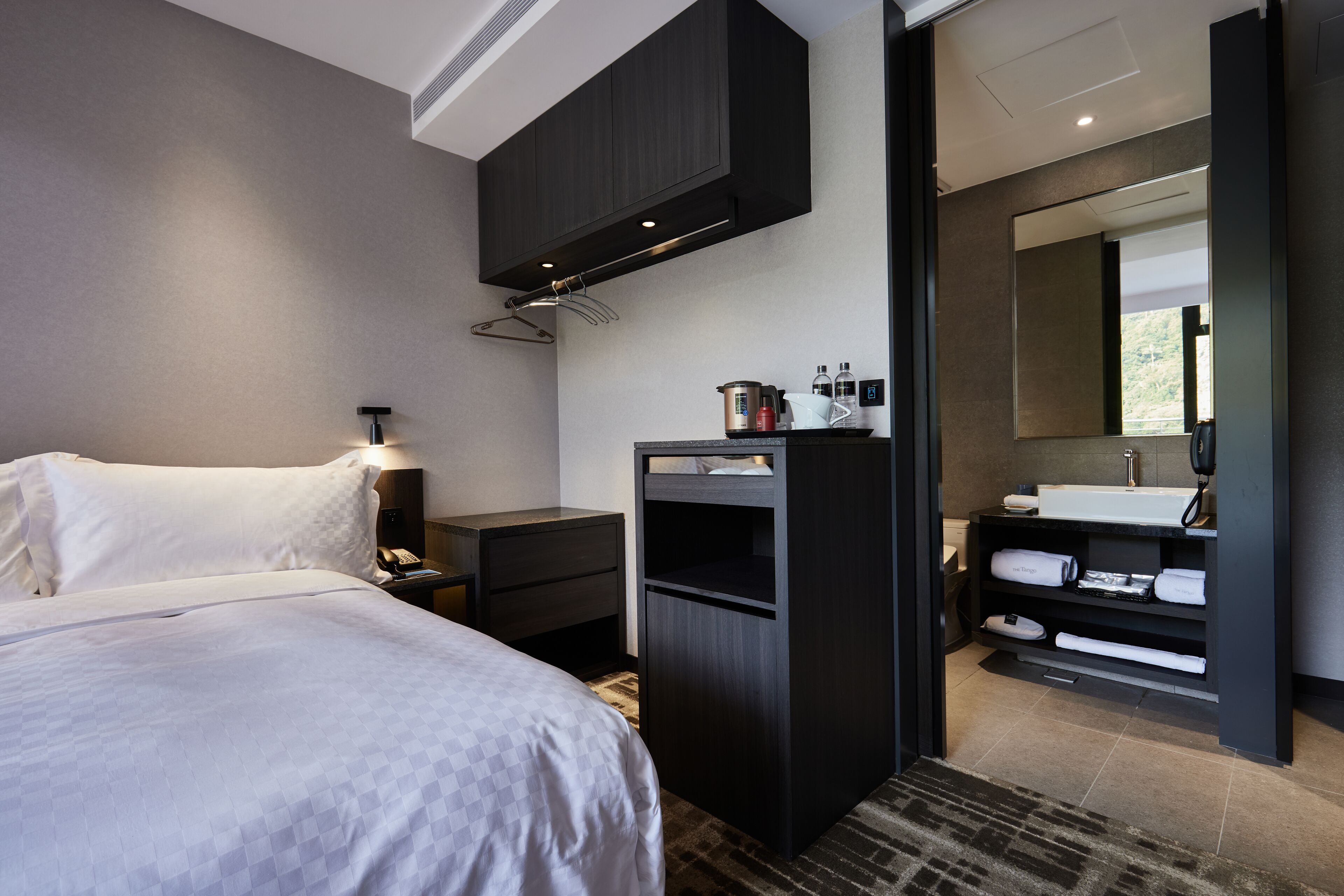 star room | minibar, in-room safe, desk, blackout curtains