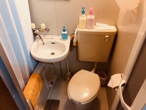 Room for 5 People | Bathroom - Nishijin-IVY 5 beds (Kyoto)