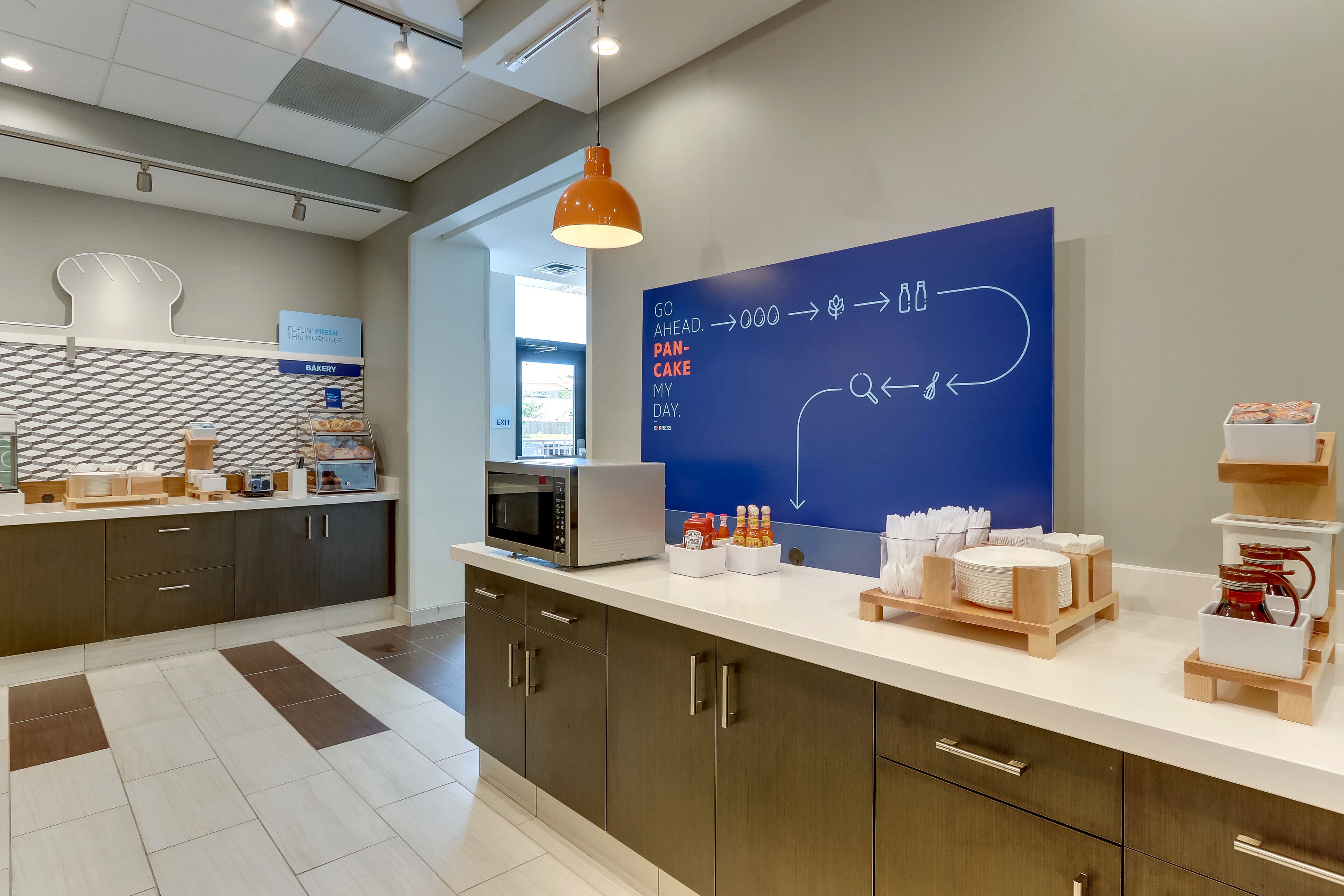 free daily full breakfast