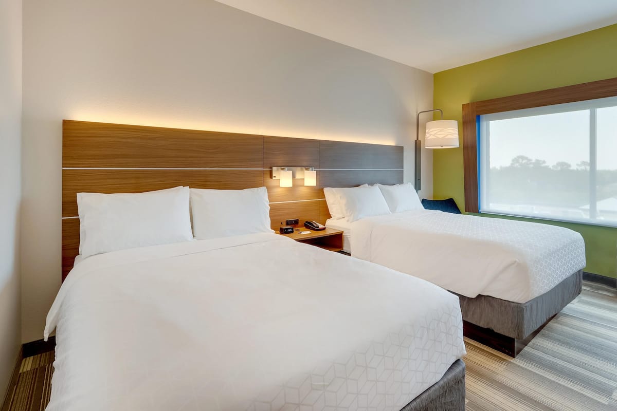 Desk, laptop workspace, WiFi (free), bed sheets