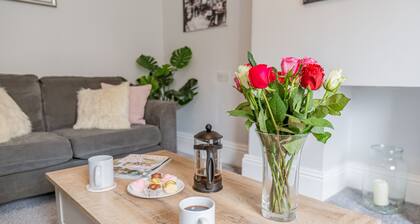 Upper Swan View Harrogate - great location. Sleeps 3. Dog Friendly. Free Parking