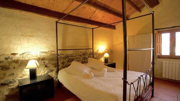 2 bedrooms, iron/ironing board, travel crib, WiFi