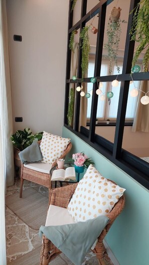 Interior - Sweet Holiday!A bright studio apartment in the heart of Lenno, close to the lake (Tremezzina)