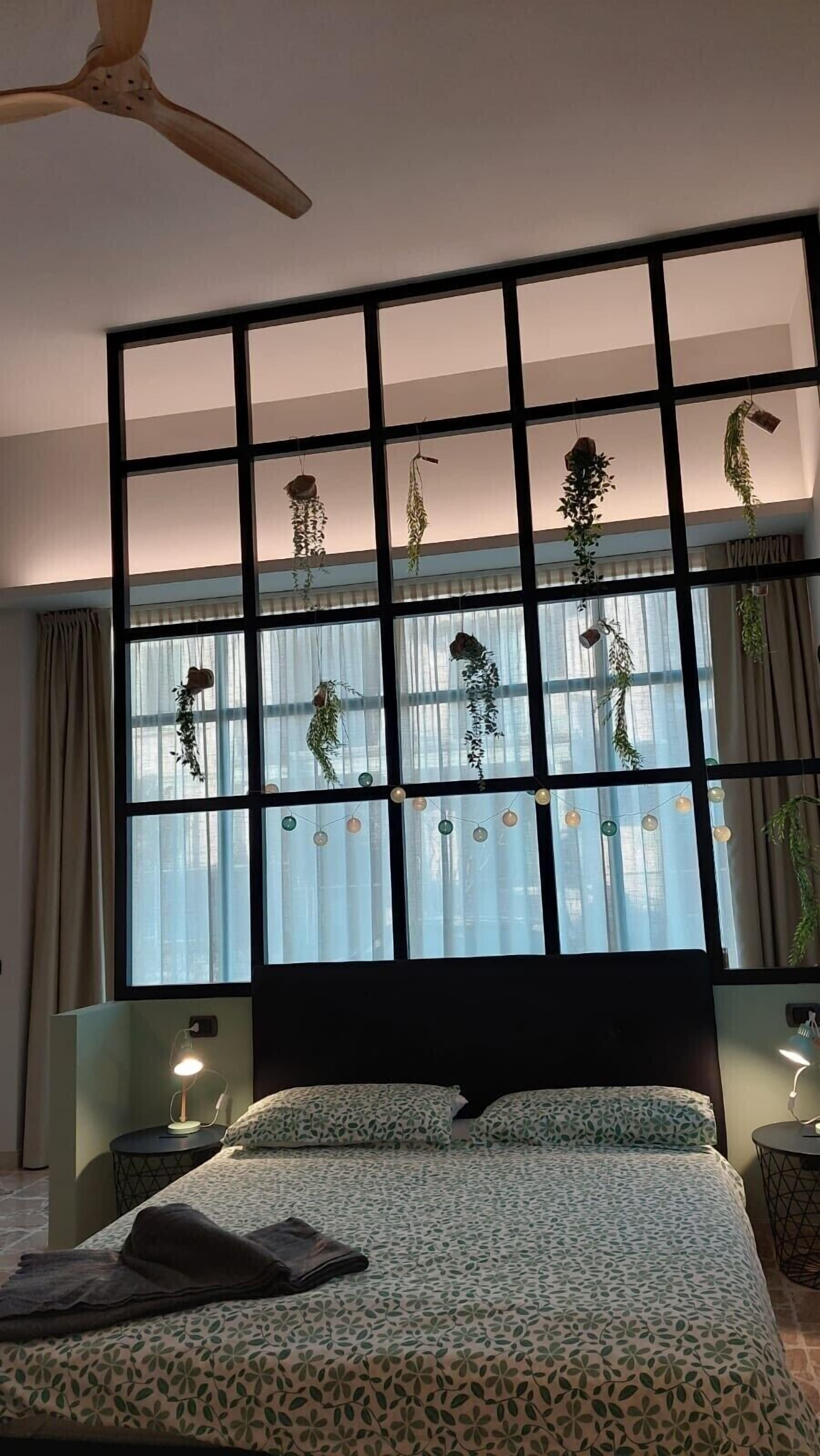 Lit parapluie, Wi-Fi gratuit, draps fournis