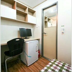 Desk, free WiFi, bed sheets