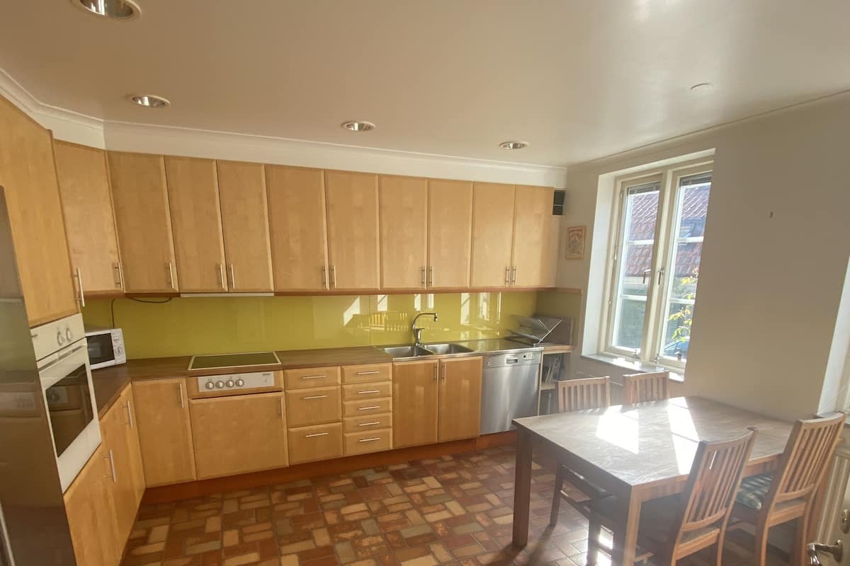 Villa – deluxe | Eget kjøkken | Kaffetrakter/tekoker, kjøleskap, mikrobølgeovn og ovn