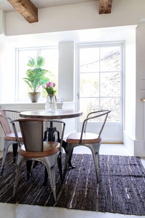 Standaard appartement (167) | Dineren in de kamer