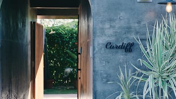 Condominium with Garden | 1 bedroom, desk, free WiFi, bed sheets