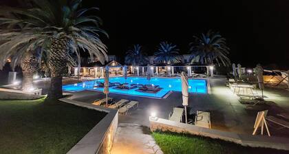 Iris Hotel