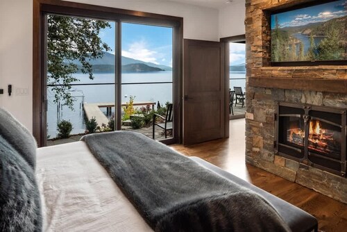 Exceptional Waterfront Luxury Home | Hot Tub