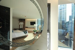 In-room safe, blackout curtains, bed sheets - Pannarai Hotel Bangkok (Rangnam) (Bangkok)