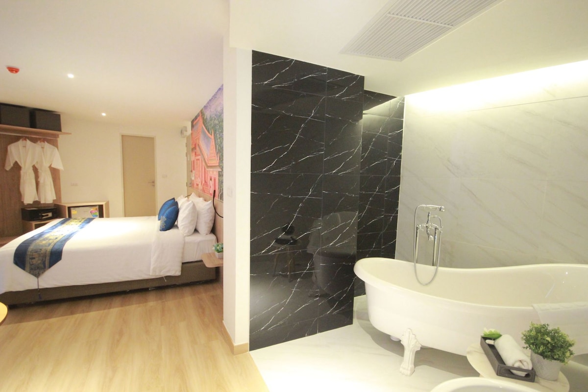 In-room safe, blackout curtains, bed sheets