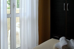 Classic-Einzelzimmer | Minibar, Zimmersafe, Schreibtisch, kostenloses WLAN