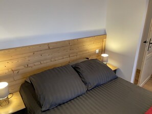 1 室のベッドルーム、WiFi、ベッドシーツ