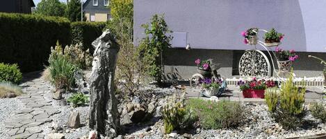 المنطقة المحيطة بالمنشأة