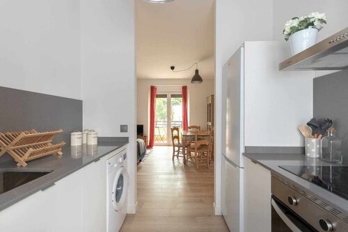 Apartamento con terraza al lado del metro