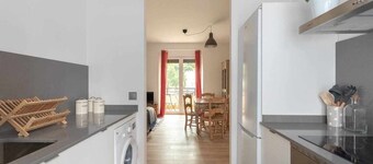 Apartment with terrace next to a metro station