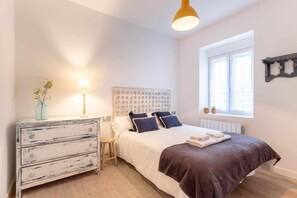 2 bedrooms, desk, iron/ironing board, travel cot