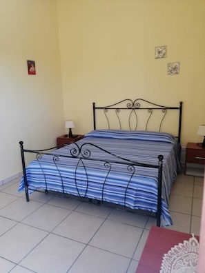 Comfort Double Room, 1 Bedroom, Non Smoking, Garden View | Bar mini, kalis bunyi, Wi-fi percuma, cadar katil 