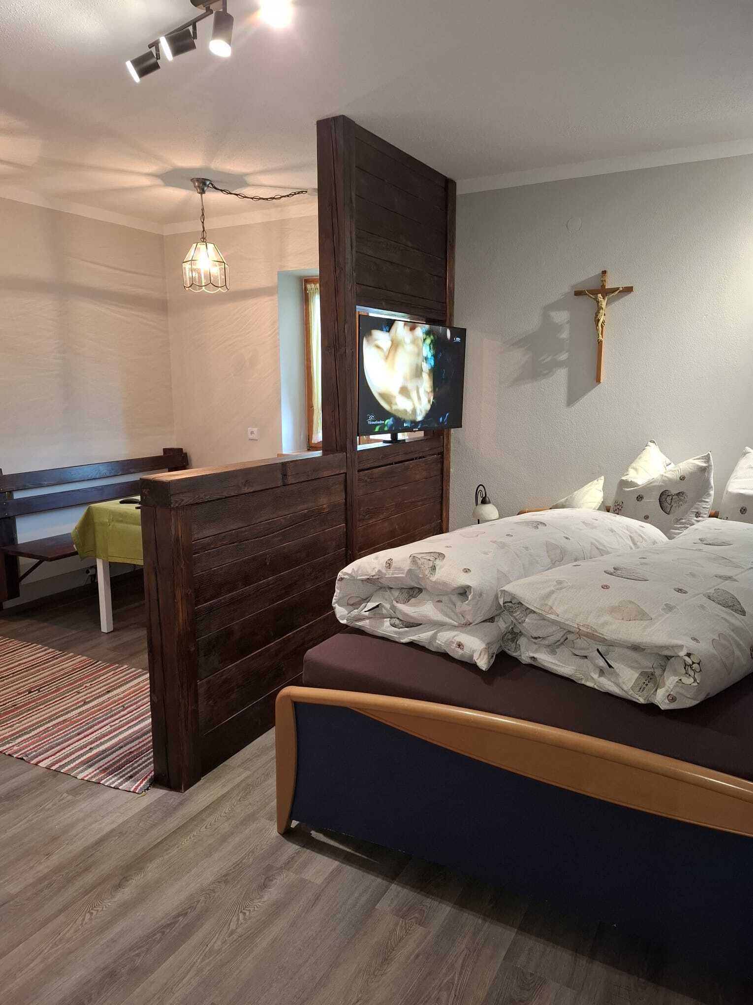 1 soverom, strykejern/-brett, internettilgang og sengetøy