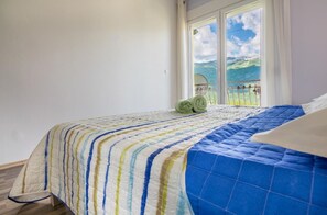 5 habitaciones, escritorio, tabla de planchar con plancha y wifi gratis 