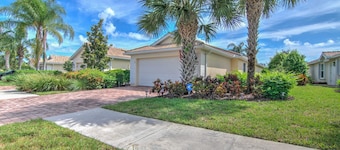 Tranquil Oasis: Unwind in Naples' Hidden Gem With Amazing Amenities!