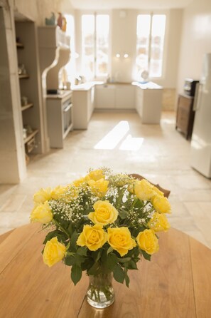 صورة غير مصنفة، 3 من 35، زرّ